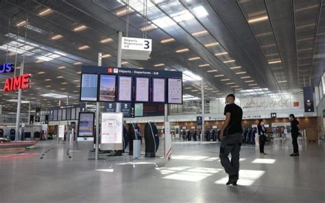 Terminal Orly 3 .
